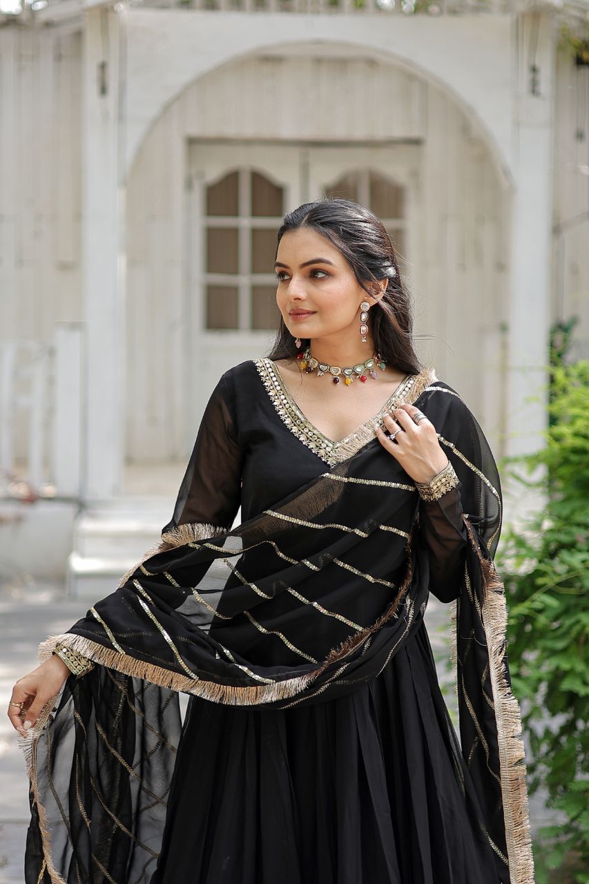 SANDHIYA BLACK EMBROIDERED SUIT SET
