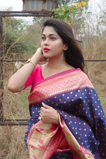 Purple Woven kanjivaram Silk Saree With Saree