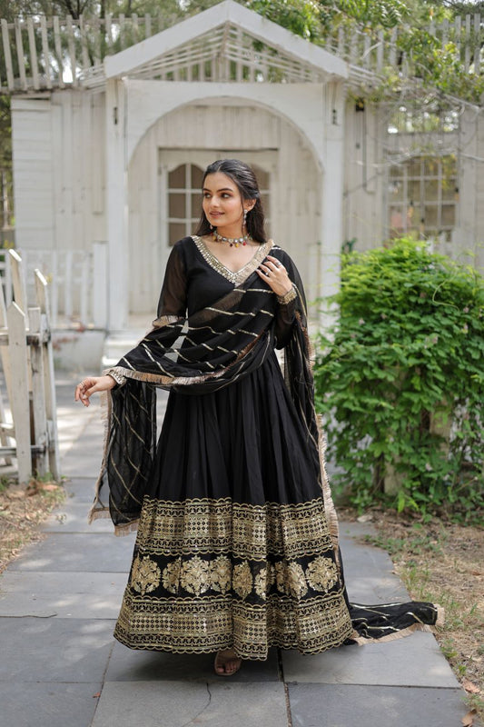 SANDHIYA BLACK EMBROIDERED SUIT SET